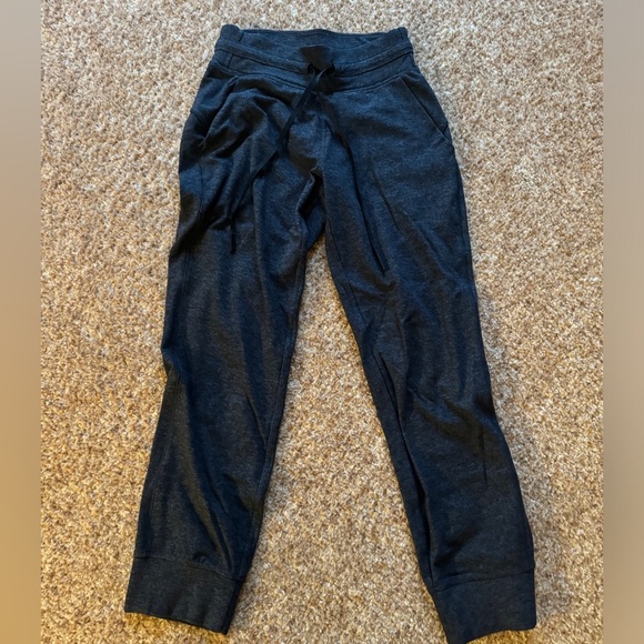 LULULEMON Ready To Rulu High Rise Cropped Joggers Size 2 - Picture 1 of 6
